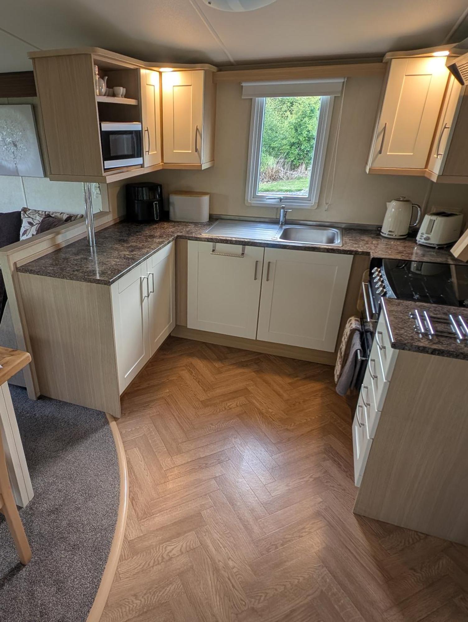Red Squirrel Holiday Home In The Countryside, 10 Mins To Lligwy Beach Llandyfrydog エクステリア 写真